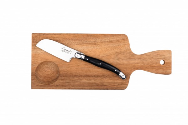 Santoku-Käsemesser mit Servierbrett